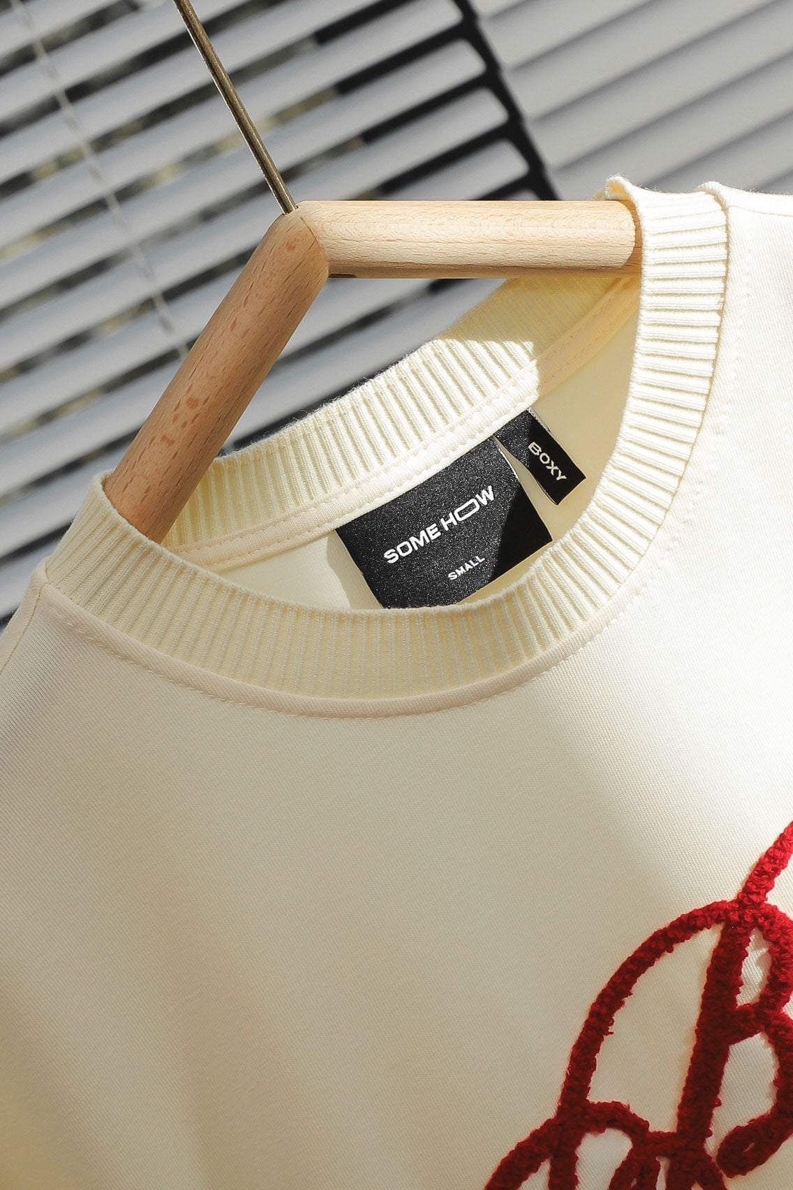 Áo Thun Boxy Cool Fab Thêu Xù Beach