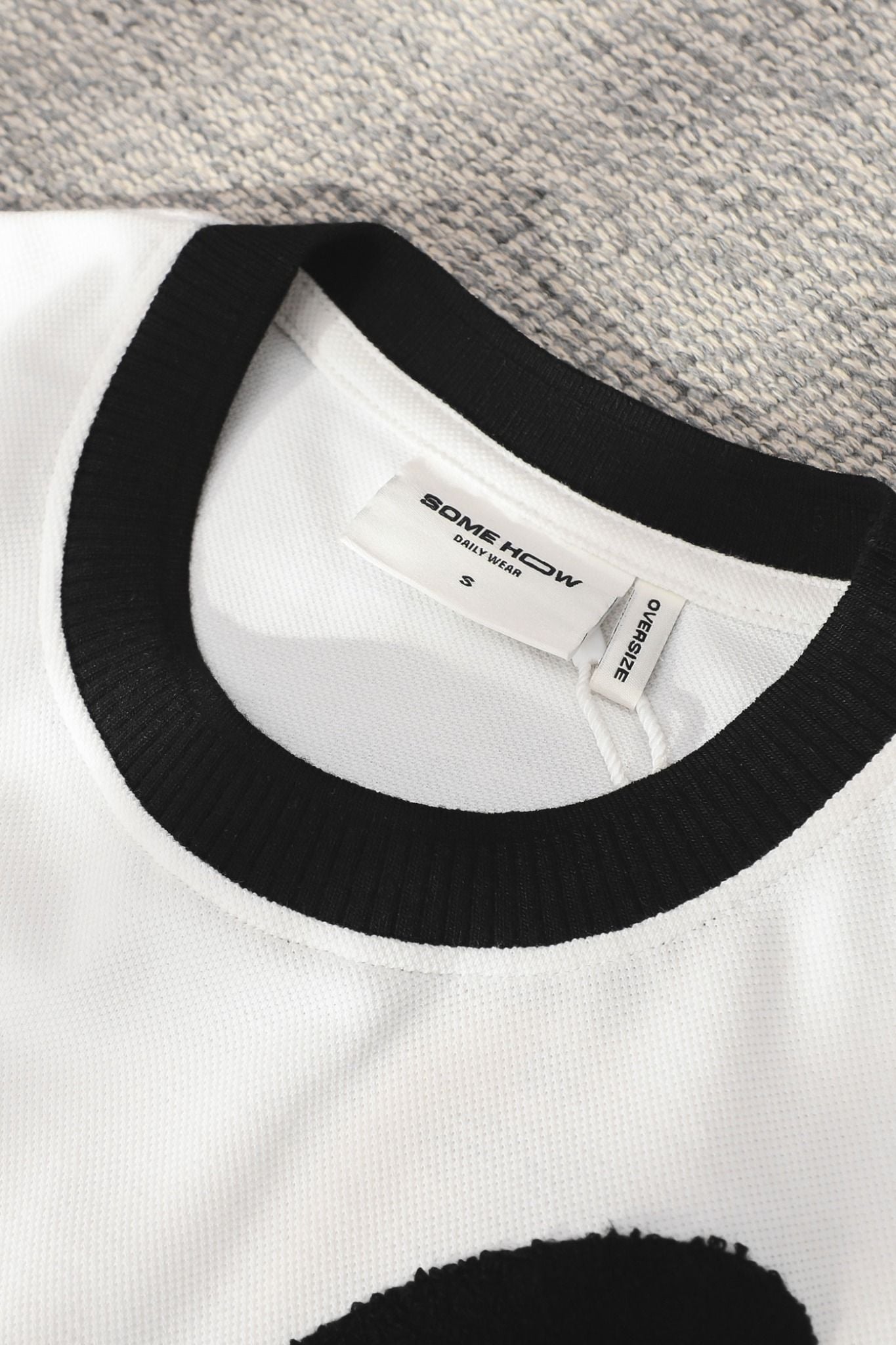 Áo Thun Oversize Thêu Black Cat