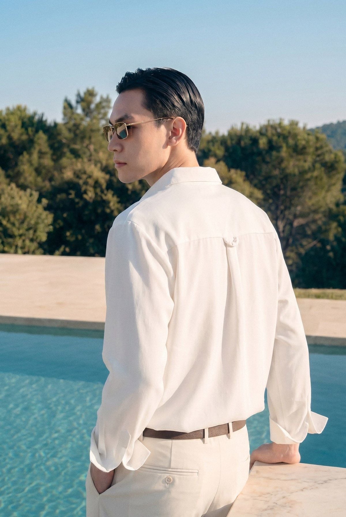 Áo Sơ Mi Cổ Chui Trụ V