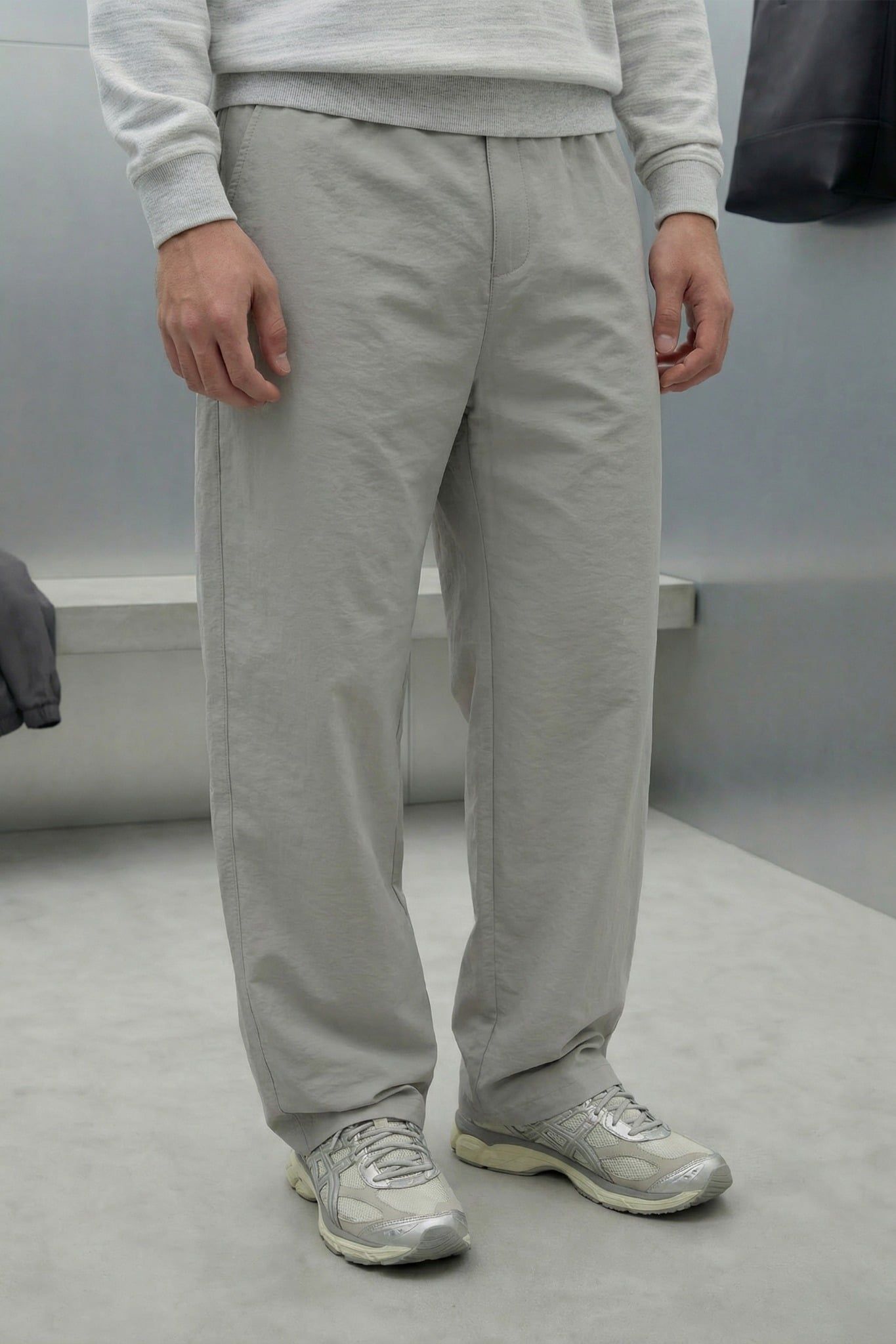 Quần Dài Relaxed Parachute Essential