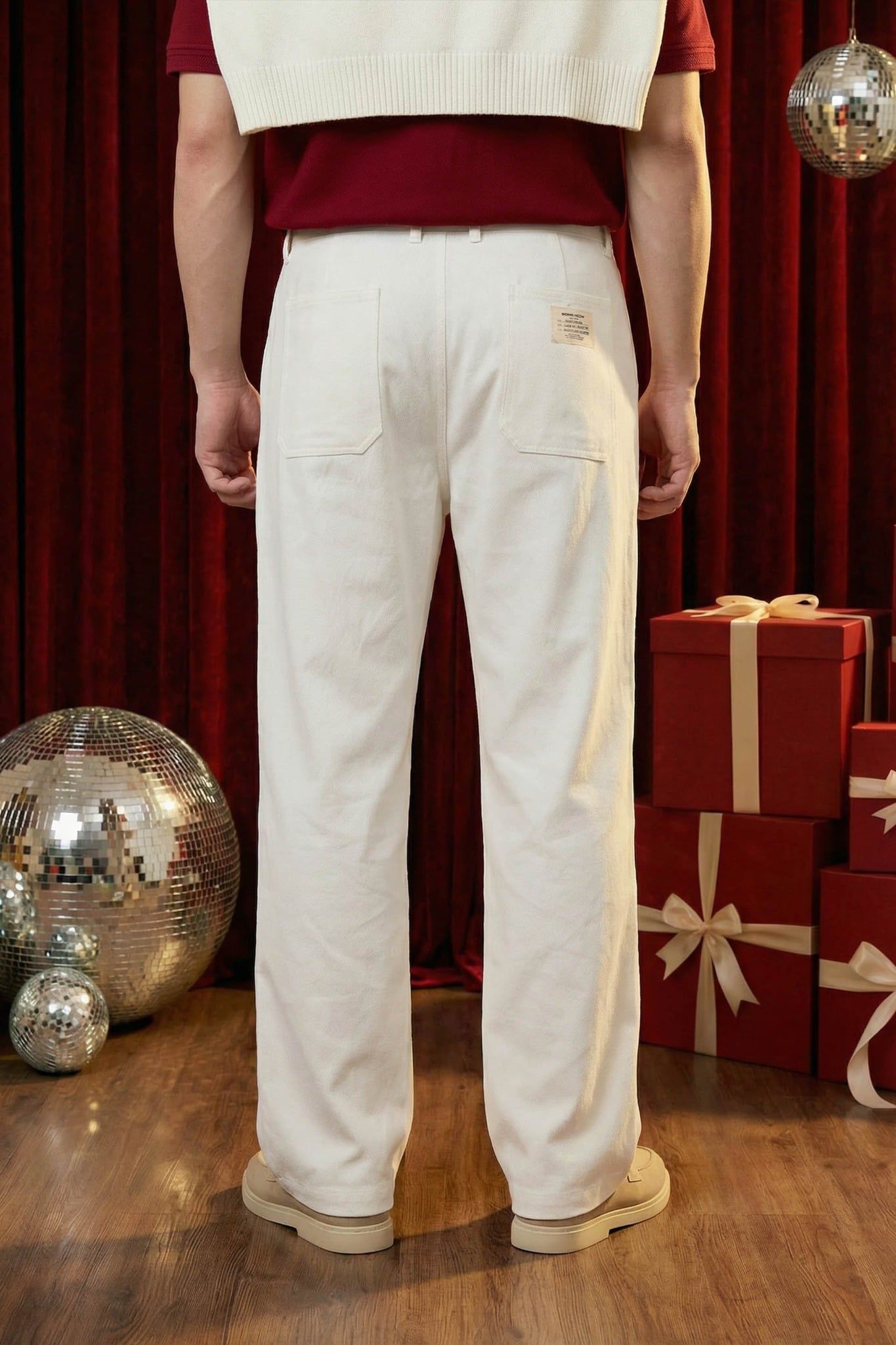 Quần Kaki Straight Essential Pant