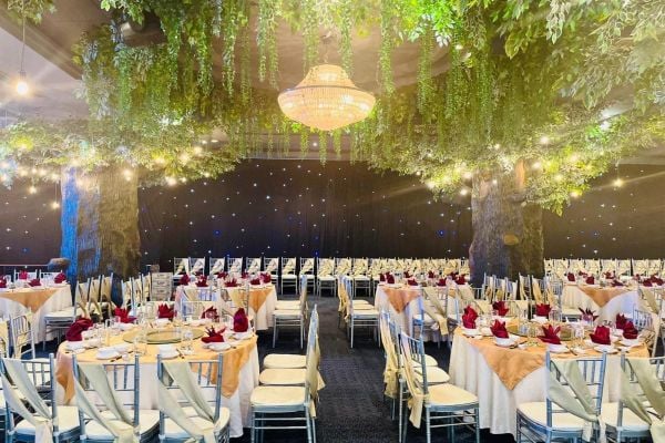 Top 1 dòng loa chuyên cho nhà hàng tiệc cưới cho phòng dưới 1000 m2