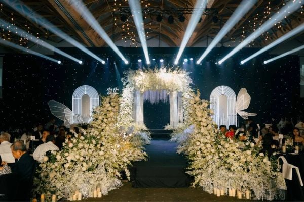 Top 1 dòng loa chuyên cho nhà hàng tiệc cưới cho phòng dưới 1000 m2