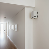 Loa không dây treo tường V27 UHF Goldsound, công suất 27w, loa bass 3 inch, kích thước rộng 12.6 cm, cao 18 cm, sâu 13 cm, bảo hành dài hạn 5 năm.