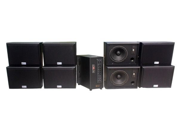 Dàn loa sân vườn: Amply A906 + 8 V130NT, Amply hai vùng âm lượng, loa được thiết kế riêng, bật lớn không tạp âm, miễn phí công lắp đặt, bảo hành dài hạn 5 năm.