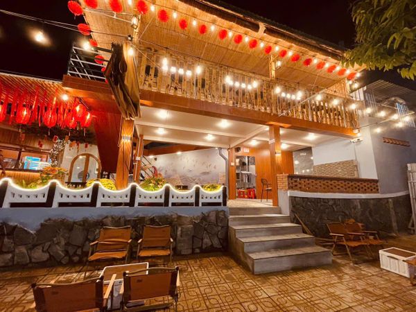 Loa treo tường phát nhạc nền cho Tiệm Trà - Cà Phê Ken Cai Lậy, Tiền Giang, loa được thiết kế riêng cho quán, bật lớn không tạp âm, miễn phí công lắp đặt, bảo hành dài hạn 5 năm