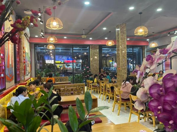 Loa treo tường phát nhạc nền cho nhà hàng Mì cay Seoul Phước Thiền, Đồng Nai, loa được thiết kế riêng cho quán, bật lớn không tạp âm, miễn phí công lắp đặt, bảo hành dài hạn 5 năm