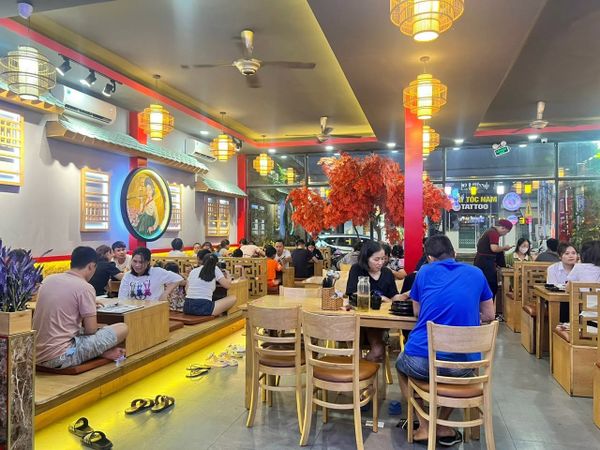 Loa treo tường phát nhạc nền cho nhà hàng Mì cay Seoul Phước Thiền, Đồng Nai, loa được thiết kế riêng cho quán, bật lớn không tạp âm, miễn phí công lắp đặt, bảo hành dài hạn 5 năm