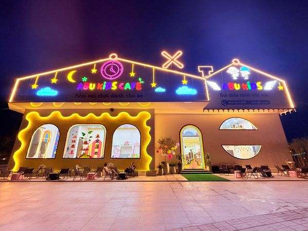 Loa Goldsound cho ABU KIDS Cafe - Quảng Bình, amply 2 kênh 380w, bluetooth 5.0, 8 loa V23 - 23w, loa sân vườn V40NT - 40w, loa được thiết kế riêng cho quán, bật lớn không tạp âm, miễn phí công lắp đặt, bảo hành dài hạn 5 năm