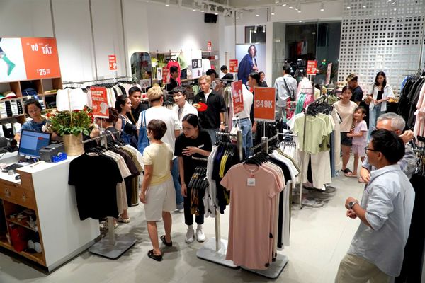 Loa treo tường phát nhạc nền tự động cho Routine Bình Dương, loa được thiết kế riêng cho quán, bật lớn không tạp âm, miễn phí công lắp đặt, bảo hành dài hạn 5 năm