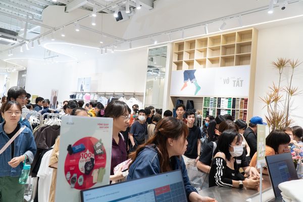 Loa treo tường phát nhạc nền tự động Goldsound cho Routine Gò Vấp, loa được thiết kế riêng cho quán, bật lớn không tạp âm, miễn phí công lắp đặt, bảo hành dài hạn 5 năm