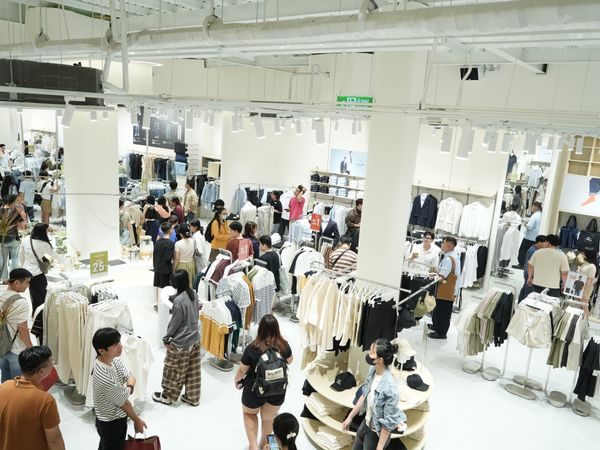 Loa treo tường phát nhạc nền tự động Goldsound cho Routine Gò Vấp, loa được thiết kế riêng cho quán, bật lớn không tạp âm, miễn phí công lắp đặt, bảo hành dài hạn 5 năm