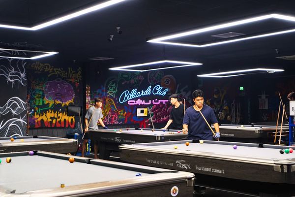 Loa treo tường phát nhạc nền cho Cậu Út Billiards Club, TP. HCM, loa được thiết kế riêng cho quán, bật lớn không tạp âm, miễn phí công lắp đặt, bảo hành dài hạn 5 năm