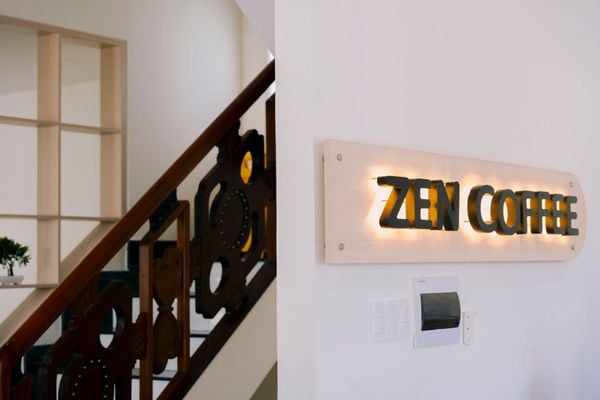 Loa Goldsound cho Zen Coffee, TP.HCM, amply 2 kênh 380w, bluetooth 5.0, loa âm trần VAT15 - 15w, loa được thiết kế riêng cho quán, bật lớn không tạp âm, miễn phí công lắp đặt, bảo hành dài hạn 5 năm