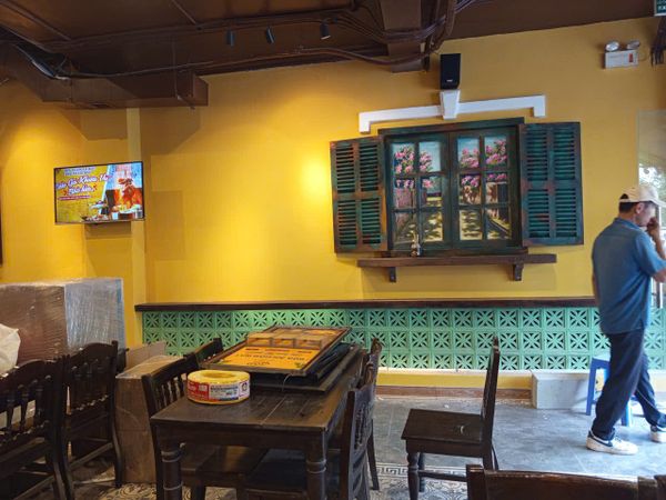 Loa treo tường cho nhà hàng Bếp Quán 132 - 134 Trung Hòa, loa được thiết kế riêng cho quán, bật lớn không tạp âm, miễn phí công lắp đặt, bảo hành dài hạn 5 năm