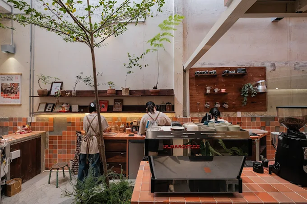 Loa treo tường sân vườn thông báo, phát nhạc nền tự động Goldsound cho Phường Cà Phê, TP.HCM, loa được thiết kế riêng cho quán, bật lớn không tạp âm, miễn phí công lắp đặt, bảo hành dài hạn 5 năm