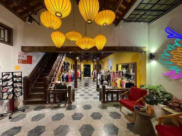 Loa treo tường thông báo, phát nhạc nền tự động cho Ginkgo T-shirts Trần Phú, Quảng Nam, loa được thiết kế riêng cho quán, bật lớn không tạp âm, miễn phí công lắp đặt, bảo hành dài hạn 5 năm