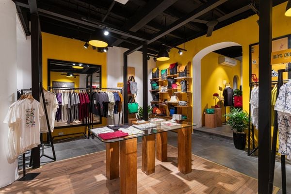 Loa treo tường thông báo, phát nhạc nền tự động cho Ginkgo T-shirts Trần Phú, Quảng Nam, loa được thiết kế riêng cho quán, bật lớn không tạp âm, miễn phí công lắp đặt, bảo hành dài hạn 5 năm