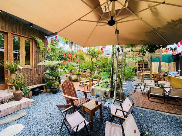 Loa treo tường sân vườn cho quán Vườn ở trong nhà, TP Hà Nội, loa được thiết kế riêng cho quán, bật lớn không tạp âm, miễn phí công lắp đặt, bảo hành dài hạn 5 năm