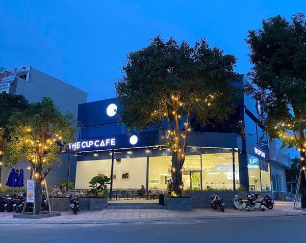 Loa treo tường phát nhạc nền cho The Cup Cafe Phúc Đạt, Bình Dương, loa được thiết kế riêng cho quán, bật lớn không tạp âm, miễn phí công lắp đặt, bảo hành dài hạn 5 năm