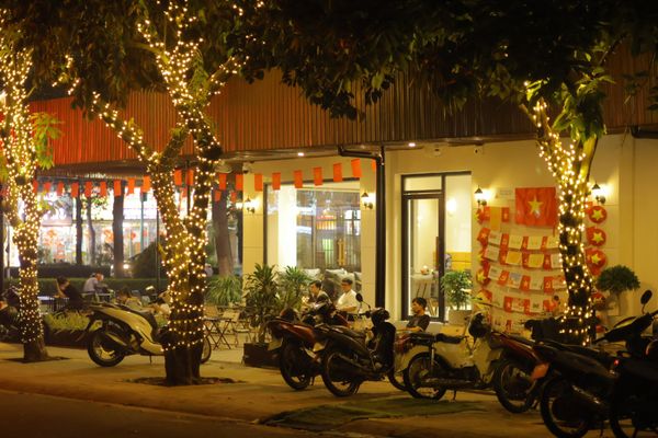 Loa quán cafe phát nhạc nền tự động cho quán WIN COFFEE & TEA, TP Hồ Chí Minh, loa được thiết kế riêng cho quán, bật lớn không tạp âm, miễn phí công lắp đặt, bảo hành dài hạn 5 năm