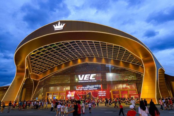 Loa hội trường, Loa thông báo, phát nhạc nền tự động cho Trung tâm Triển lãm Quốc gia Đông Anh, loa được thiết kế riêng cho quán, bật lớn không tạp âm, miễn phí công lắp đặt, bảo hành dài hạn 5 năm