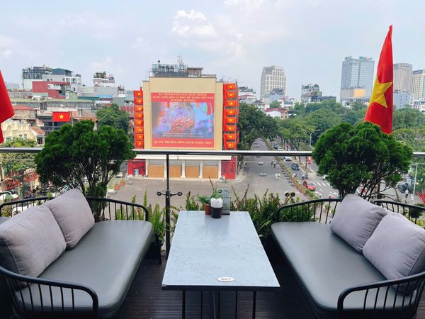 Loa ngoài trời quán cafe, phát nhạc nền tự động cho quán Coffee Club, Hà Nội, loa được thiết kế riêng cho quán, bật lớn không tạp âm, miễn phí công lắp đặt, bảo hành dài hạn 5 năm