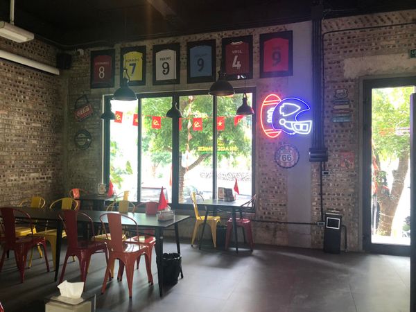 Loa cho nhà hàng Snack Shack, Hà Nội, loa được thiết kế riêng cho quán, bật lớn không tạp âm, miễn phí công lắp đặt, bảo hành dài hạn 5 năm