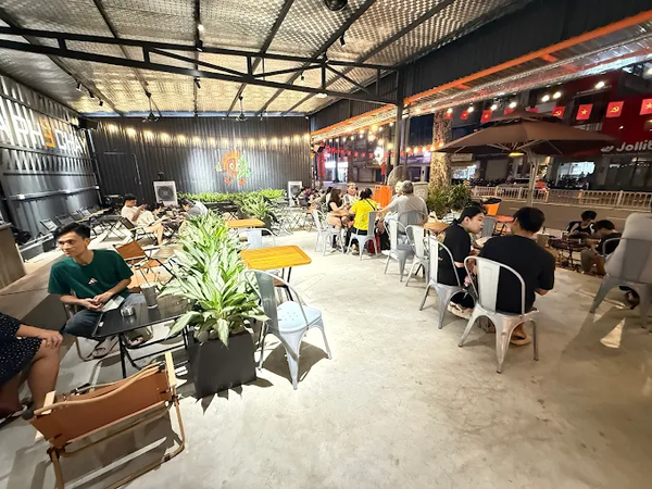 Loa thông báo, phát nhạc nền tự động Goldsound cho TRÀ PHÊ CHÁY, loa được thiết kế riêng cho quán, bật lớn không tạp âm, miễn phí công lắp đặt, bảo hành dài hạn 5 năm