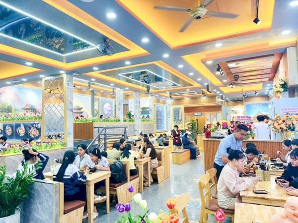 Loa nhà hàng phát nhạc nền tự động cho Mì Cay SEOUL Kiến Đức, Lâm Đồng, loa được thiết kế riêng cho quán, bật lớn không tạp âm, miễn phí công lắp đặt, bảo hành dài hạn 5 năm