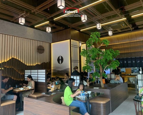 Loa nhà hàng phát nhạc nền tự động cho Katsuya The Sun Avenue, Thủ Đức, loa được thiết kế riêng cho quán, bật lớn không tạp âm, miễn phí công lắp đặt, bảo hành dài hạn 5 năm