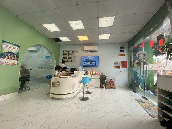 Loa treo tường phát nhạc nền, thông báo cho Nha Khoa 2Sky, loa được thiết kế riêng cho quán, bật lớn không tạp âm, miễn phí công lắp đặt, bảo hành dài hạn 5 năm