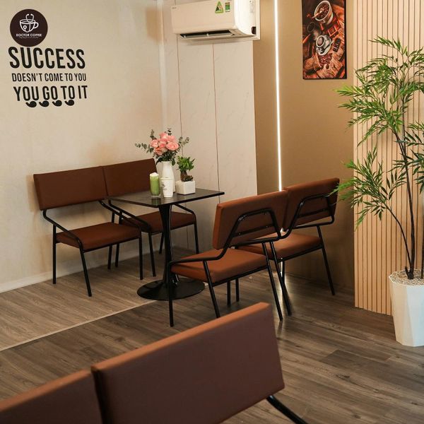 Loa treo tường phát nhạc nền cho Doctor Coffee, quận 11, loa được thiết kế riêng cho quán, bật lớn không tạp âm, miễn phí công lắp đặt, bảo hành dài hạn 5 năm