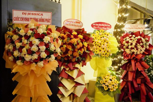 Loa treo tường phát nhạc nền cho Bến Quán, TP.HCM, loa được thiết kế riêng cho quán, bật lớn không tạp âm, miễn phí công lắp đặt, bảo hành dài hạn 5 năm