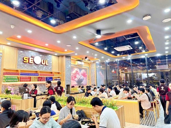 Loa nhà hàng phát nhạc nền tự động cho nhà hàng Mì Cay SEOUL Lê Thanh Nghị, loa được thiết kế riêng cho quán, bật lớn không tạp âm, miễn phí công lắp đặt, bảo hành dài hạn 5 năm