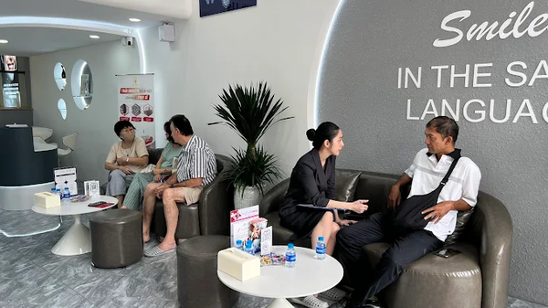 Loa phòng khám phát nhạc nền tự động cho Nha Khoa Quốc Tế Pearl Smile, loa được thiết kế riêng cho quán, bật lớn không tạp âm, miễn phí công lắp đặt, bảo hành dài hạn 5 năm