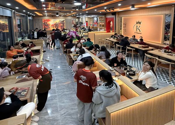 Loa treo tường phát nhạc nền cho Mì Cay Koreno Vinh Cn2, TP. Vinh, loa được thiết kế riêng cho quán, bật lớn không tạp âm, miễn phí công lắp đặt, bảo hành dài hạn 5 năm