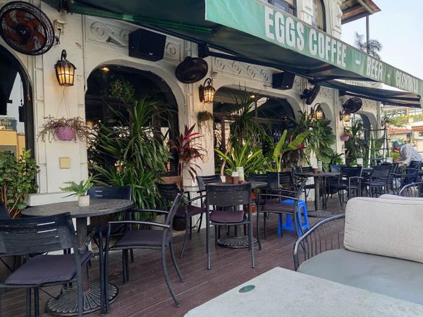 Loa ngoài trời quán cafe, phát nhạc nền tự động cho quán Coffee Club, Hà Nội, loa được thiết kế riêng cho quán, bật lớn không tạp âm, miễn phí công lắp đặt, bảo hành dài hạn 5 năm