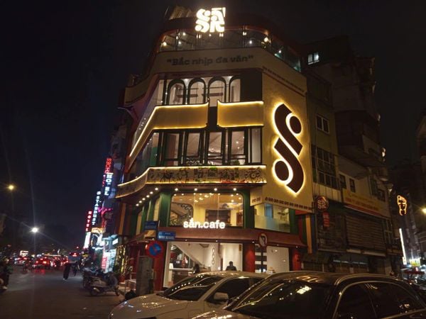 Loa quán cafe phát nhạc nền tự động cho quán sắn.cafe - Nguyễn Thái Học, loa được thiết kế riêng cho quán, bật lớn không tạp âm, miễn phí công lắp đặt, bảo hành dài hạn 5 năm