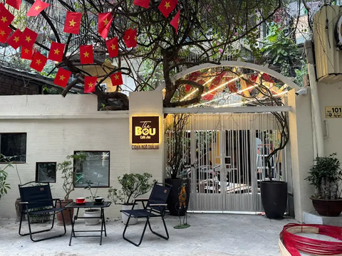 Loa quán cafe phát nhạc nền tự động cho quán The Bou Café & Tea, Hà Nội, loa được thiết kế riêng cho quán, bật lớn không tạp âm, miễn phí công lắp đặt, bảo hành dài hạn 5 năm