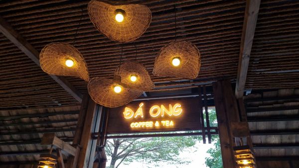 Loa cho ĐÁ ONG Tea & Coffee, Hà Đông,  loa được thiết kế riêng cho quán, bật lớn không tạp âm, miễn phí công lắp đặt, bảo hành dài hạn 5 năm