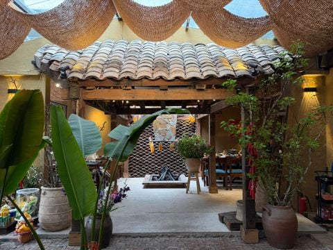 Loa nhà hàng, phát nhạc nền tự động cho quán Bánh Tráng Mộc Vị, Hà Nội, loa được thiết kế riêng cho quán, bật lớn không tạp âm, miễn phí công lắp đặt, bảo hành dài hạn 5 năm