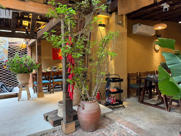 Loa cho quán Bánh Tráng Mộc Vị, Hà Nội, loa được thiết kế riêng cho quán, bật lớn không tạp âm, miễn phí công lắp đặt, bảo hành dài hạn 5 năm