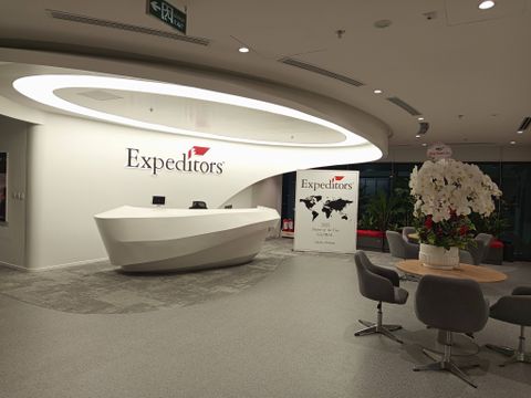 Loa thông báo, phát nhạc nền tự động cho công ty TNHH EXPEDITORS VIỆT NAM, Hà Nội, loa được thiết kế riêng cho quán, bật lớn không tạp âm, miễn phí công lắp đặt, bảo hành dài hạn 5 năm