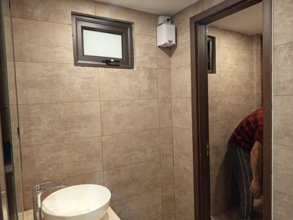 Loa không dây phát nhạc nền tự động cho Nha Khoa Sơn Tùng Premium, TP Hà Nội, loa được thiết kế riêng cho quán, bật lớn không tạp âm, miễn phí công lắp đặt, bảo hành dài hạn 5 năm