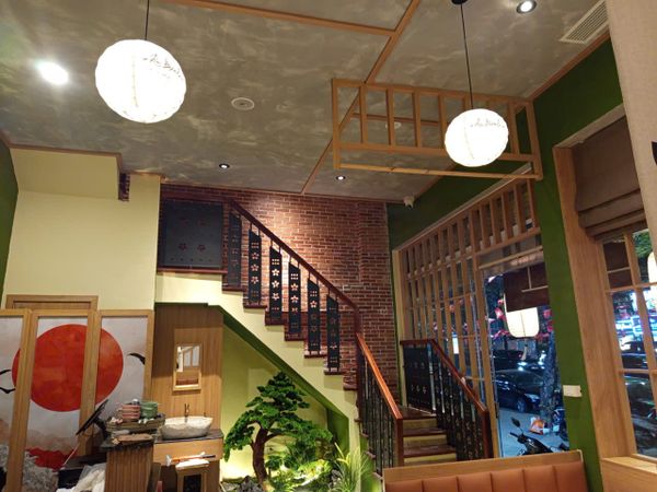 Loa âm trần cho nhà hàng AsukaZa Hanoi, loa được thiết kế riêng cho quán, bật lớn không tạp âm, miễn phí công lắp đặt, bảo hành dài hạn 5 năm