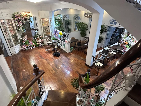 Loa quán cafe, phát nhạc nền tự động cho quán cà phê BLOCKGIRL, TP HCM, loa được thiết kế riêng cho quán, bật lớn không tạp âm, miễn phí công lắp đặt, bảo hành dài hạn 5 năm