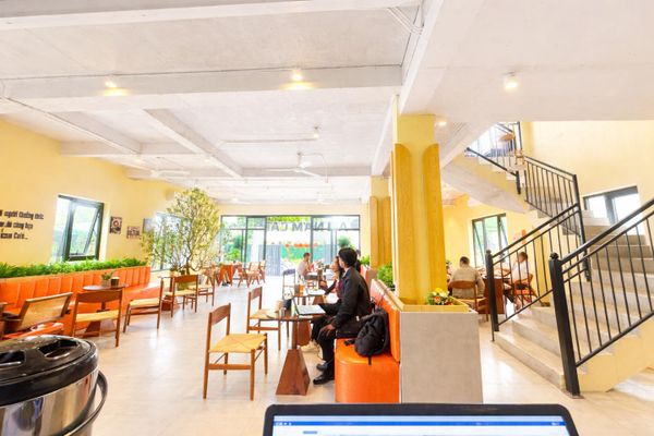 Loa treo tường phát nhạc nền cho AN NAM Cafe’, Hà Nội, loa được thiết kế riêng cho quán, bật lớn không tạp âm, miễn phí công lắp đặt, bảo hành dài hạn 5 năm