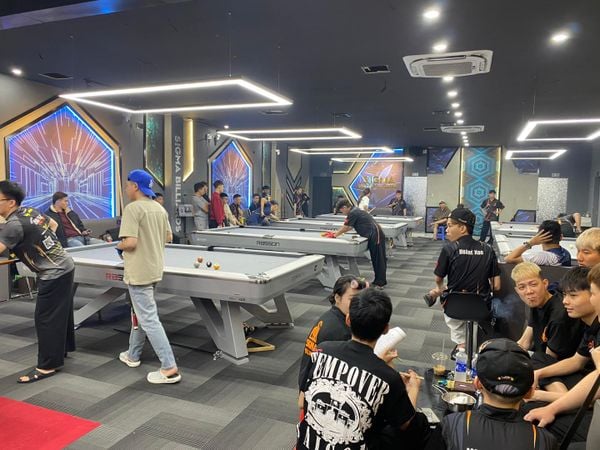 Loa treo tường phát nhạc nền cho SIGMA Billiards, Đà Nẵng, loa được thiết kế riêng cho quán, bật lớn không tạp âm, miễn phí công lắp đặt, bảo hành dài hạn 5 năm