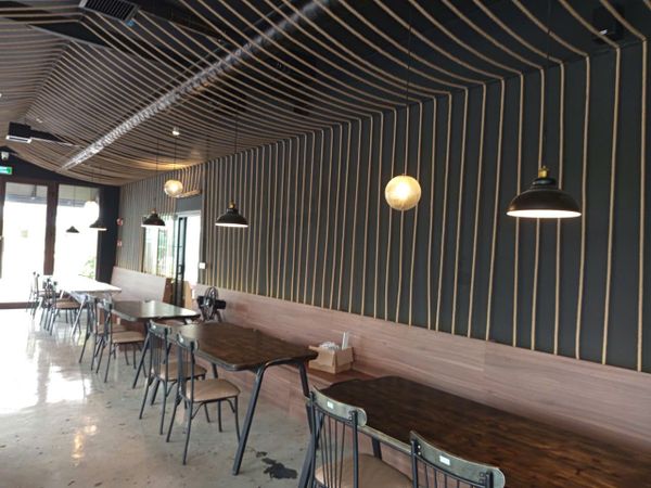 Loa treo tường cho Trung Nguyên E-Coffee – KĐT MAILAND SƠN ĐỒNG, loa được thiết kế riêng cho quán, bật lớn không tạp âm, miễn phí công lắp đặt, bảo hành dài hạn 5 năm